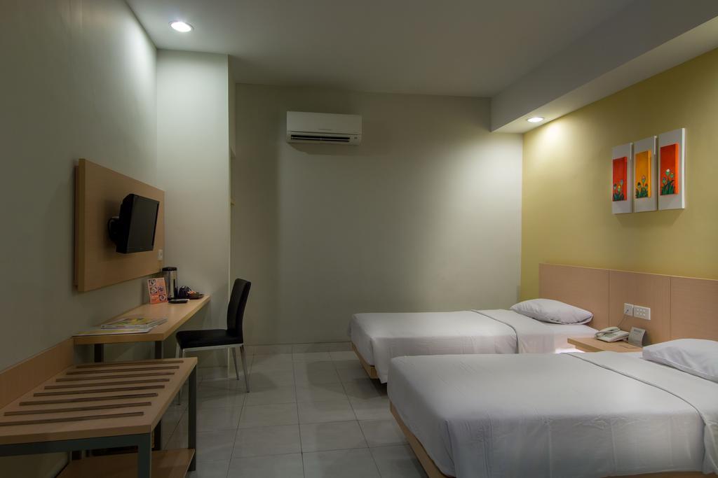 Hotel Quirin Semarang Værelse billede