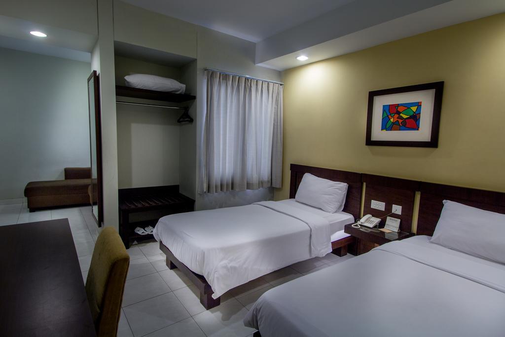 Hotel Quirin Semarang Værelse billede