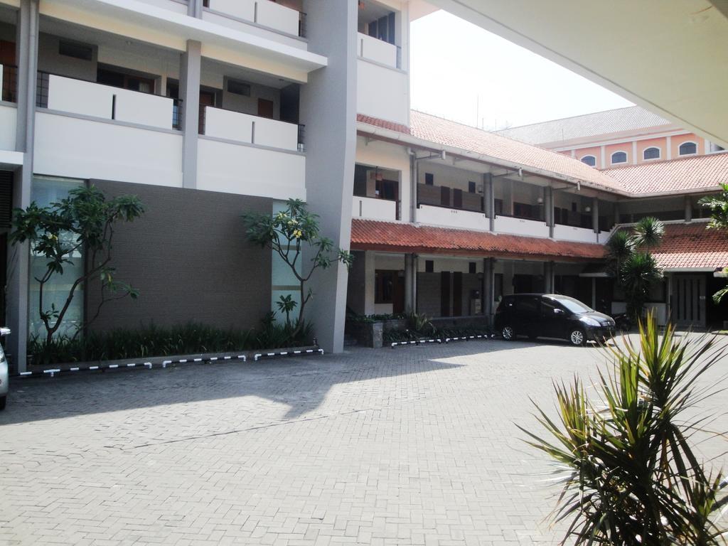 Hotel Quirin Semarang Eksteriør billede